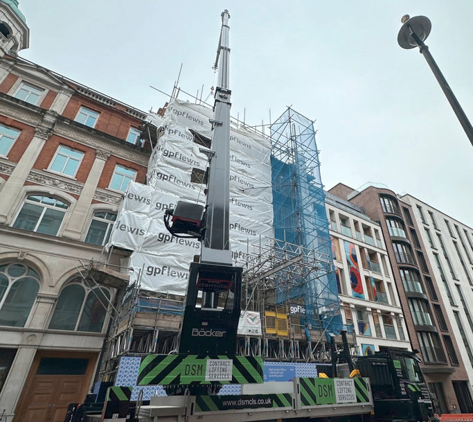 Fourth AK 52 for DSM Contract Lifting